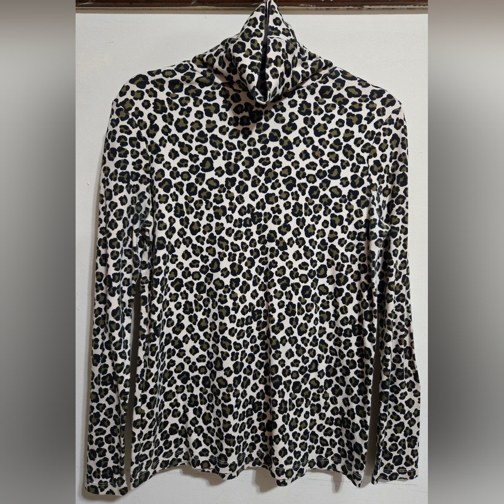 Women's White Stag Leopard Print Turtleneck